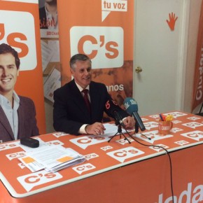 Cano "Trabajamos por y para los isleños y apoyamos las mejores medidas para ellos, sin mirar el color político que tengan"