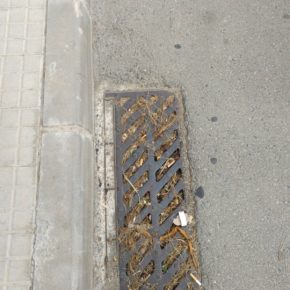 Ciudadanos vuelve a pedir la limpieza de los imbornales para evitar futuros problemas con las primeras lluvias