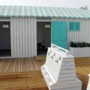 El Ayuntamiento licita la renovación de todo el mobiliario y equipamientos de la Playa de Camposoto El Ayuntamiento licita la renovación de todo el mobiliario y equipamientos de la Playa de Camposoto