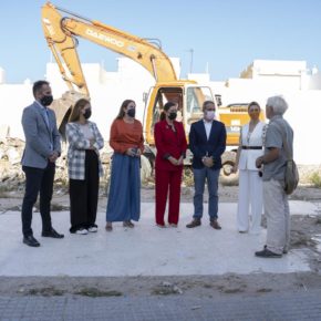 El Ayuntamiento firma el contrato de redacción del proyecto para construir 81 viviendas públicas en la Ronda del Estero